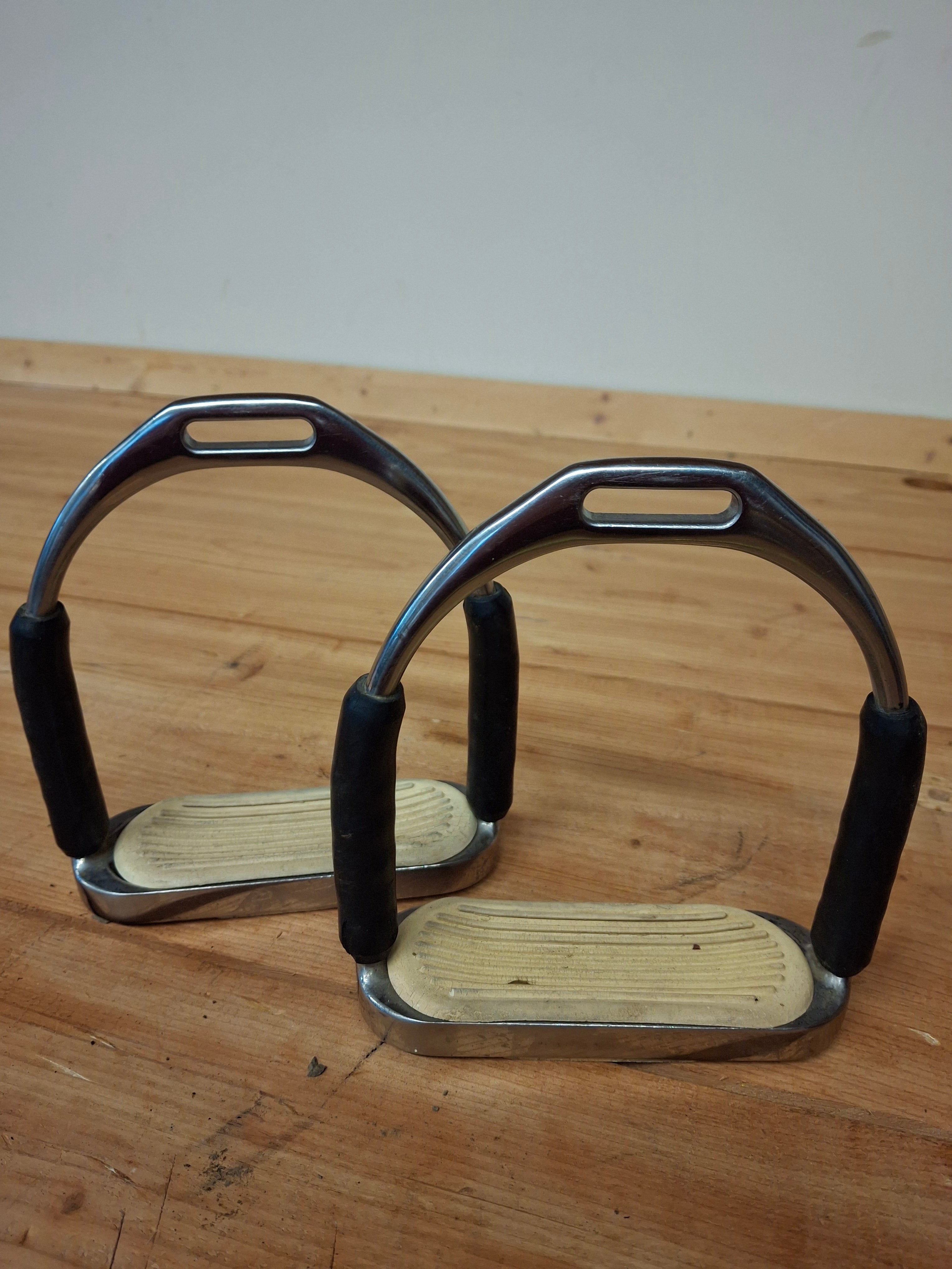 Used Flexy Stainless Steel Stirrup Irons