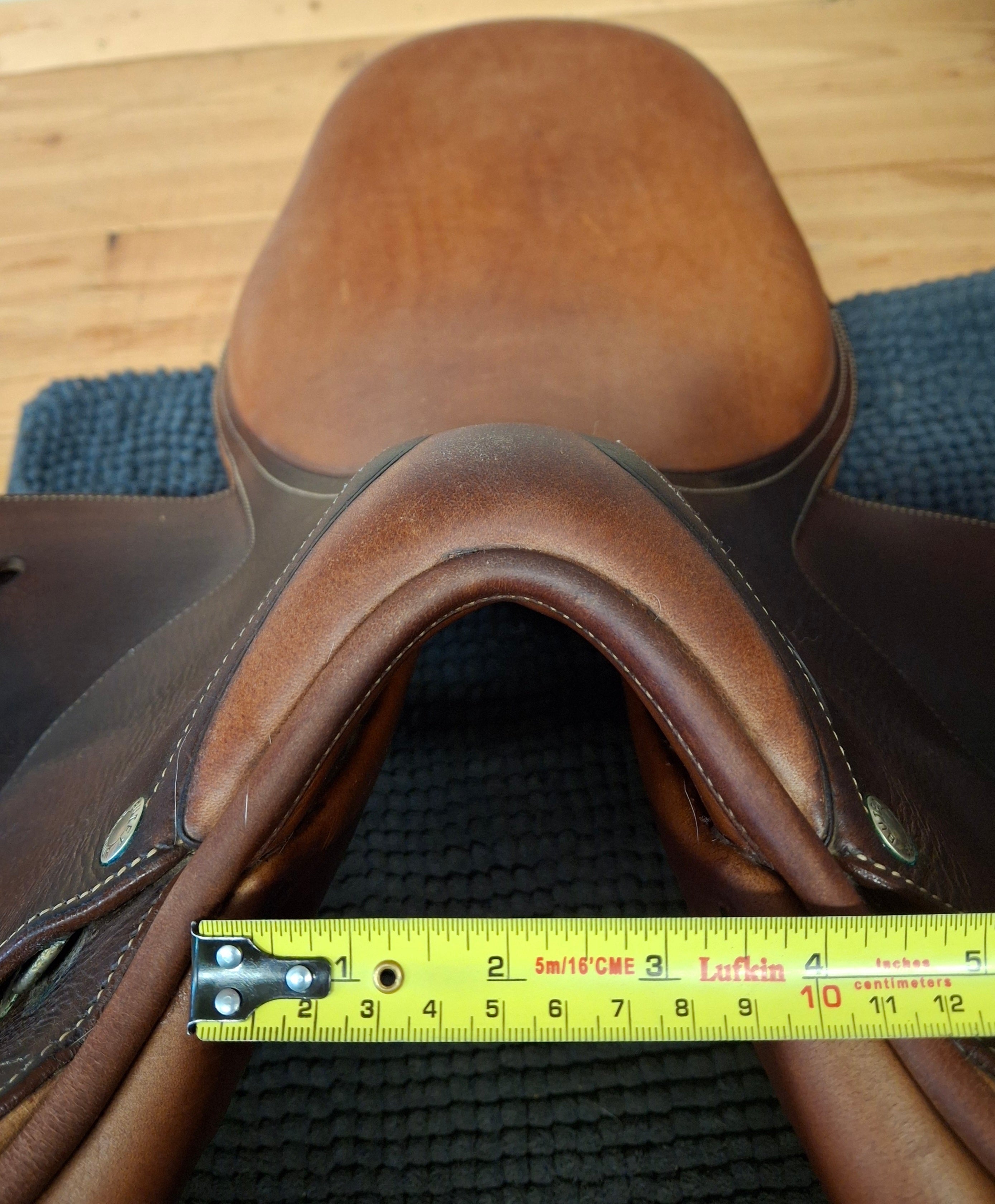 Used 17" Butet Jump Saddle