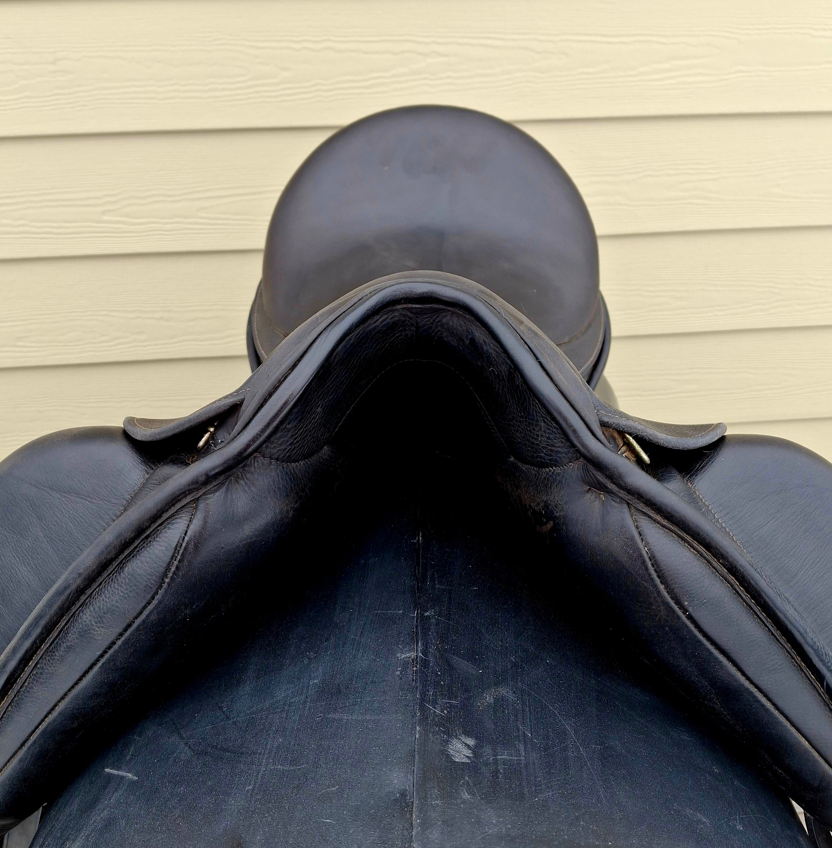 Used 17.5" Custom Icon Flight Dressage Saddle