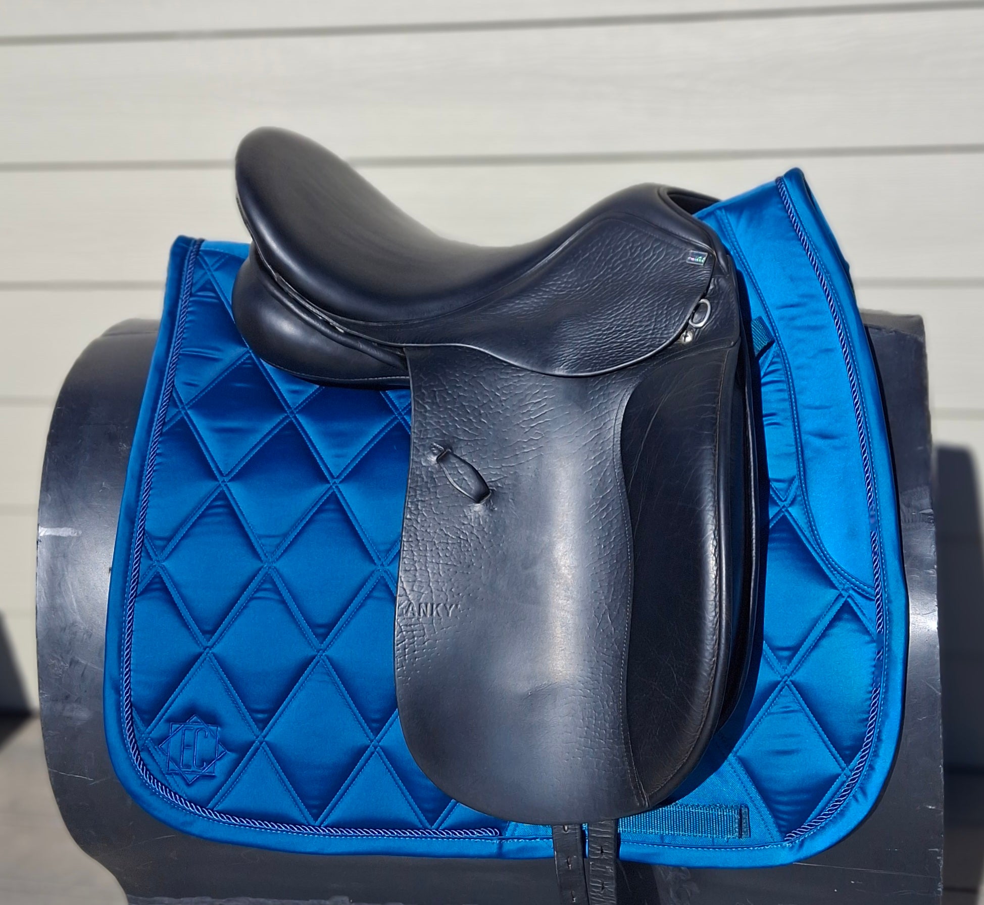 Used 17.5" Anky Dressage Saddle