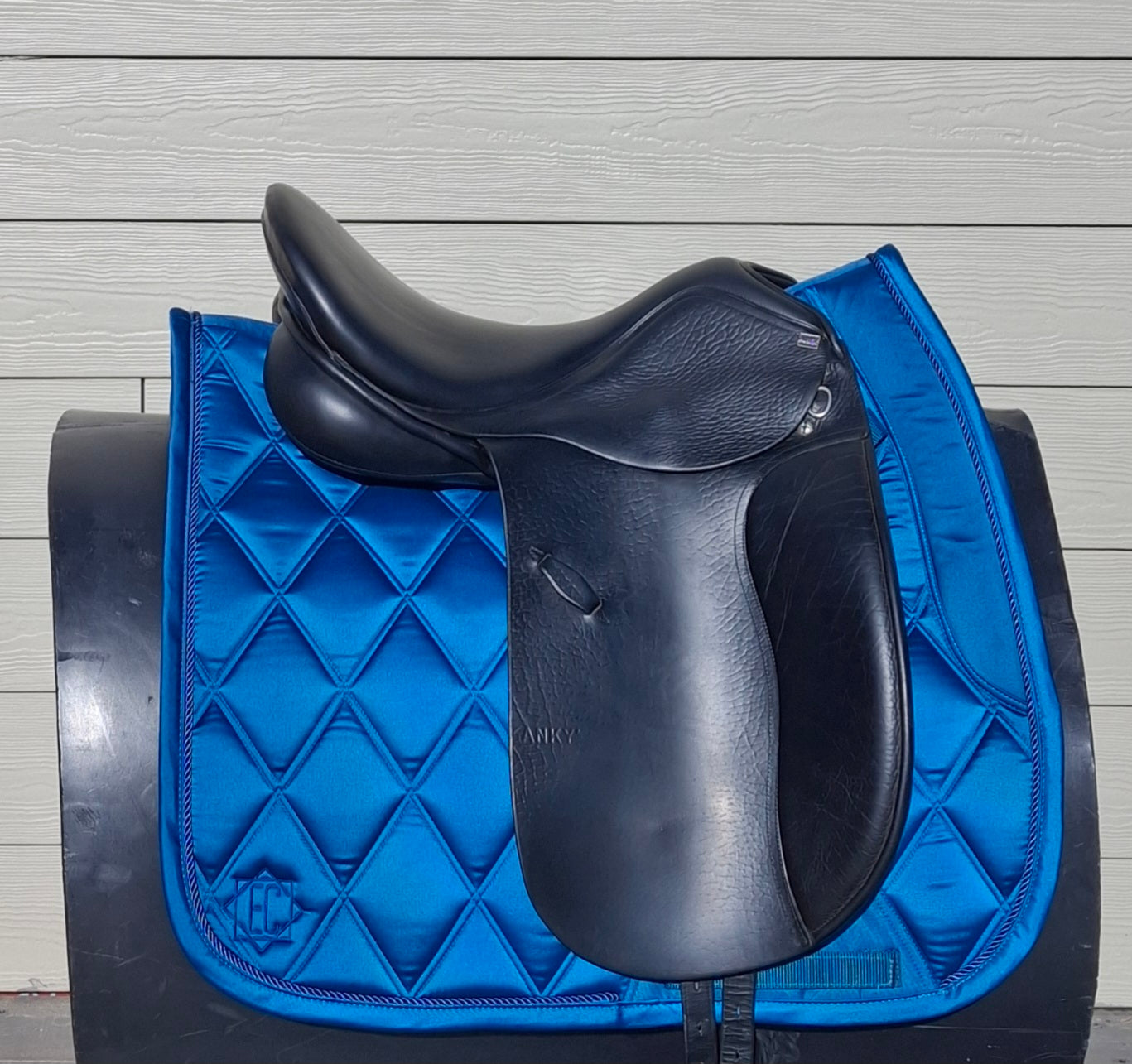 Used 17.5" Anky Dressage Saddle