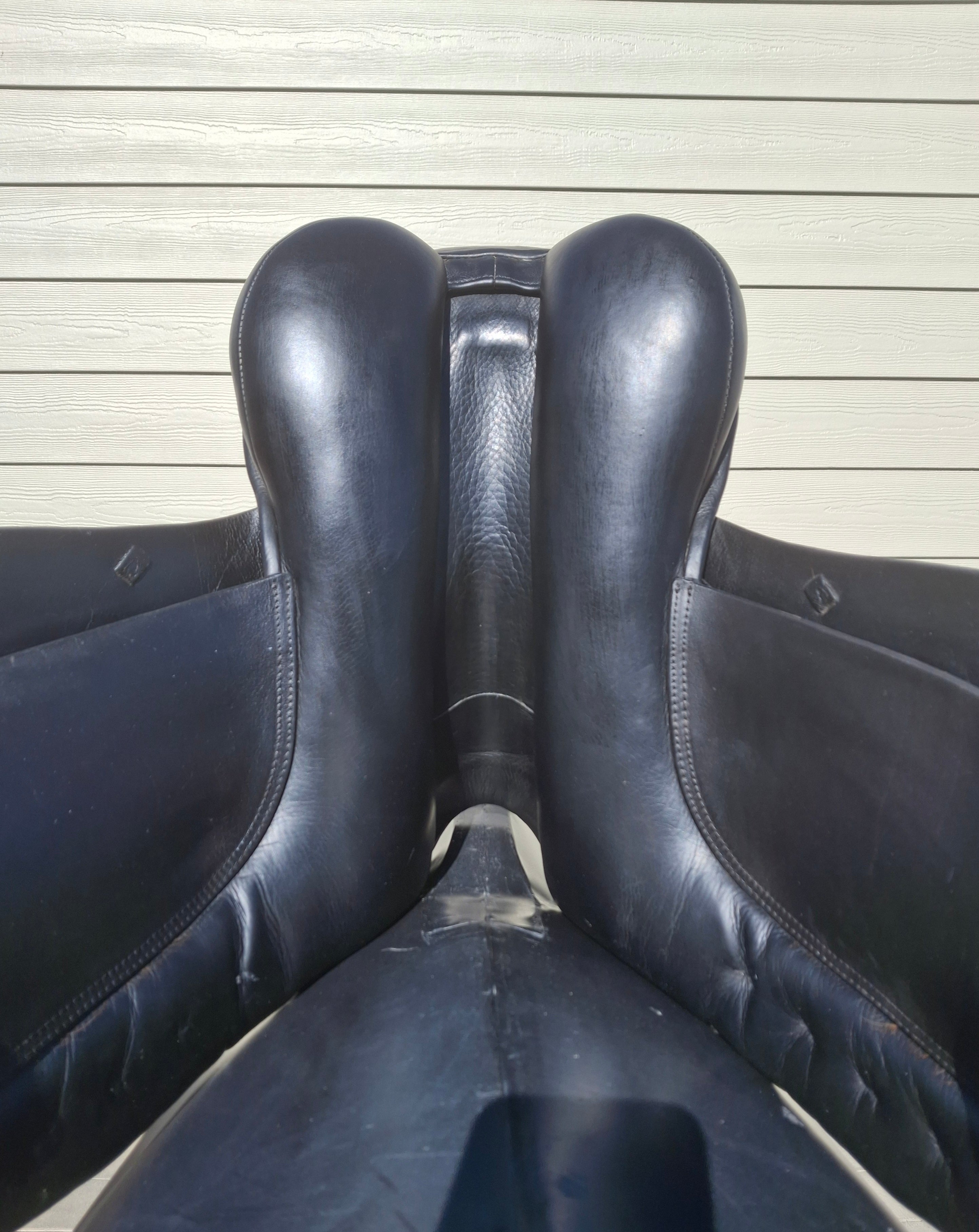 Used 17.5" Anky Dressage Saddle