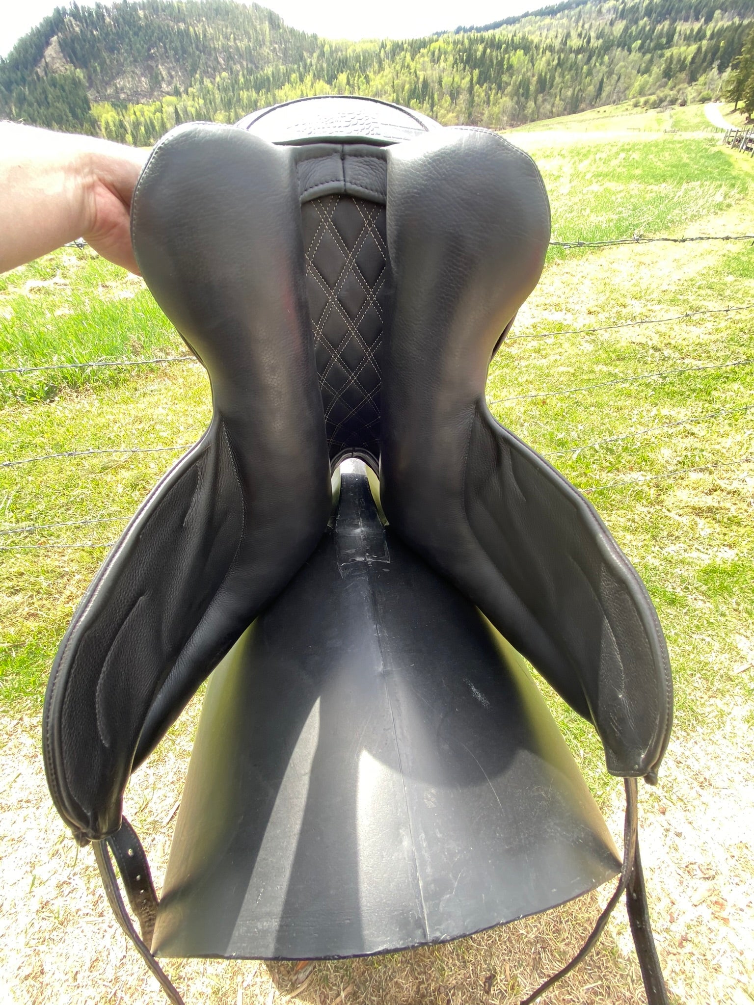 Used Bliss of London Paramour 17" Dressage Saddle