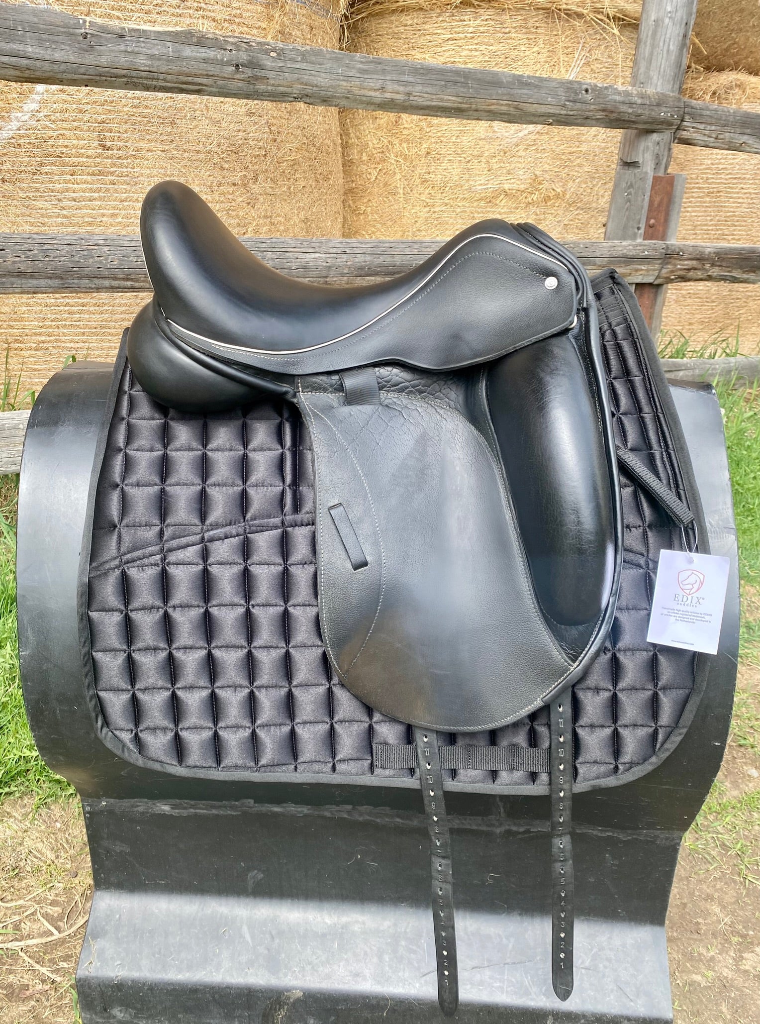 Used Custom Advantage Mono 17.5" Dressage Saddle