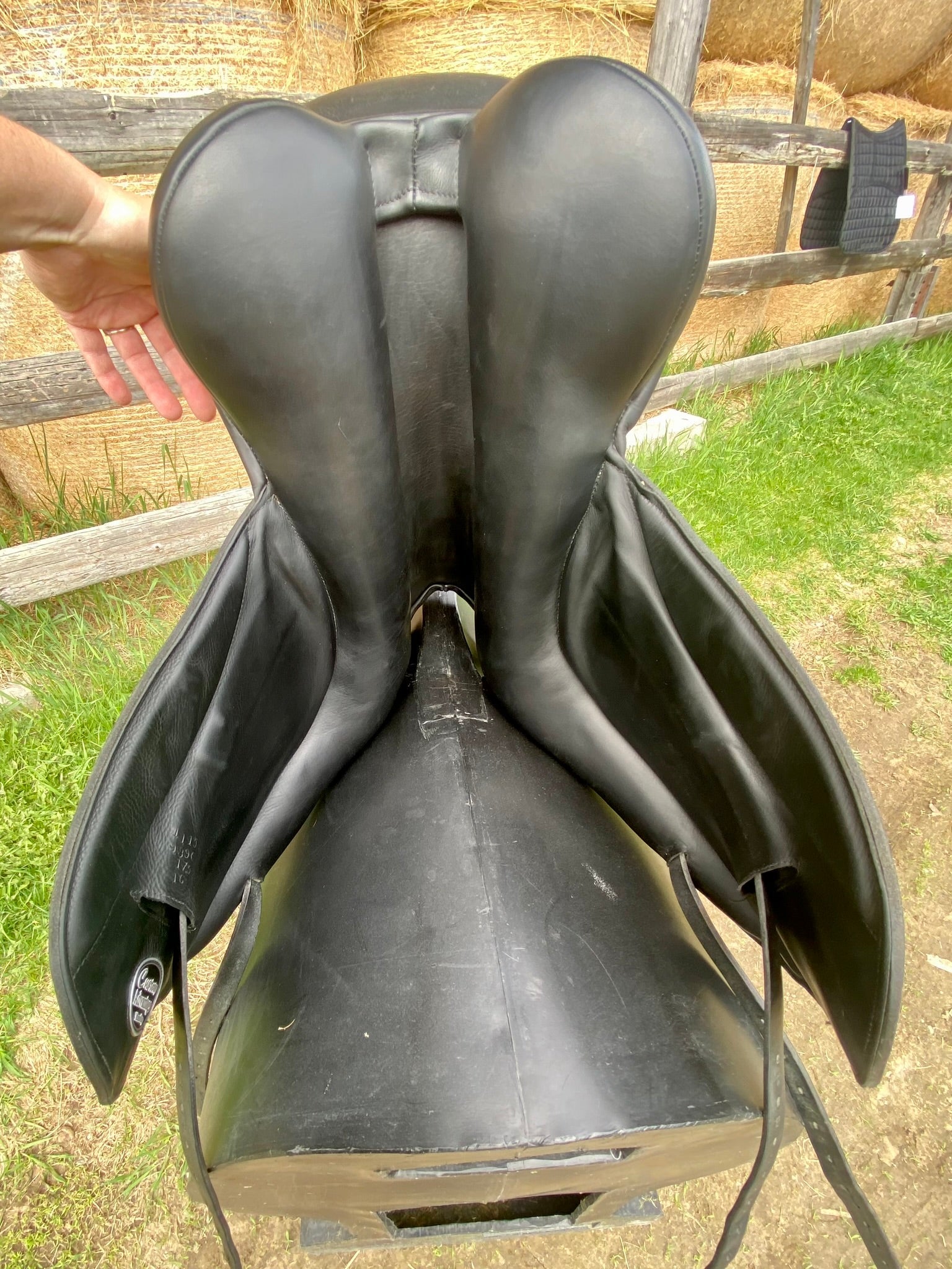 Used Custom Advantage Mono 17.5" Dressage Saddle