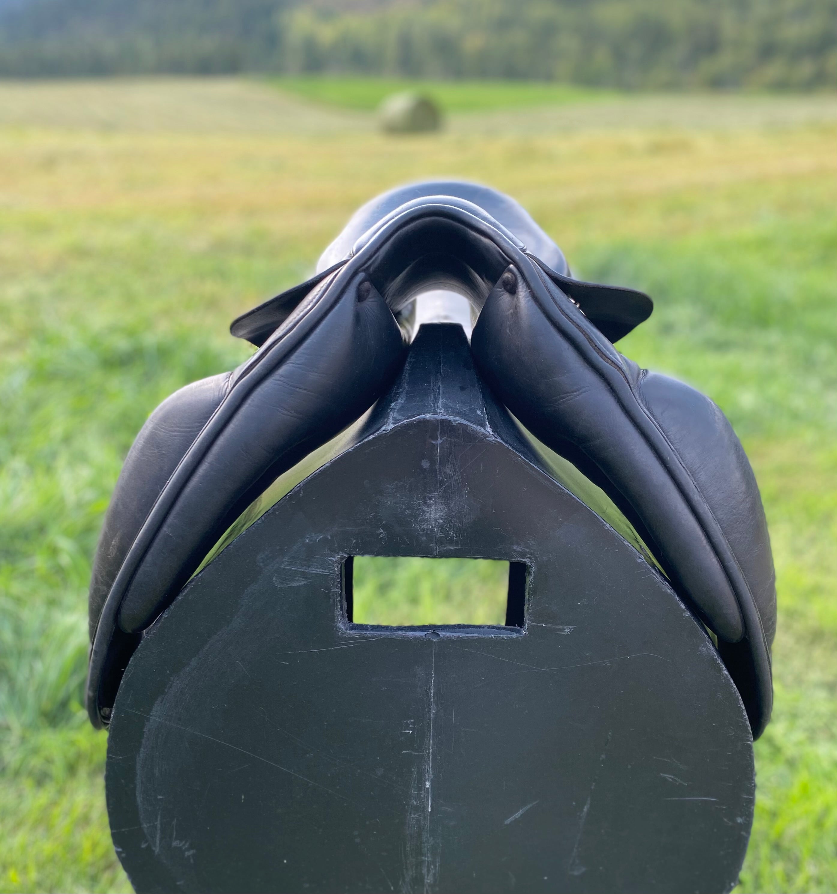 Used Amerigo 17" Dressage Saddle