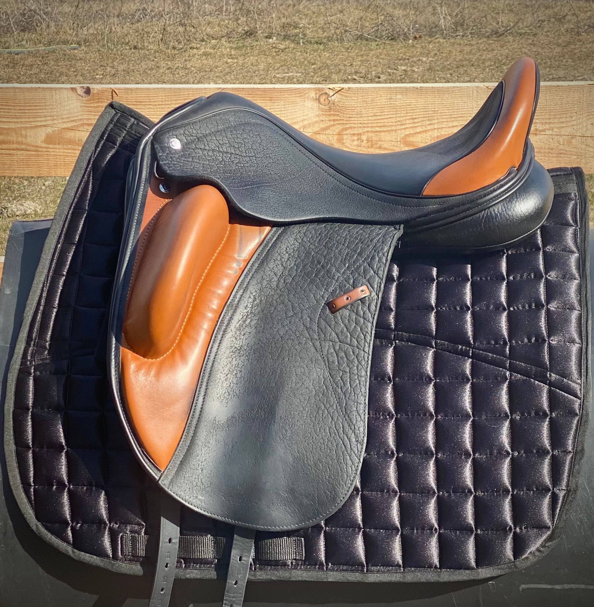 Used 17.5” Custom Advantage R Dressage Saddle